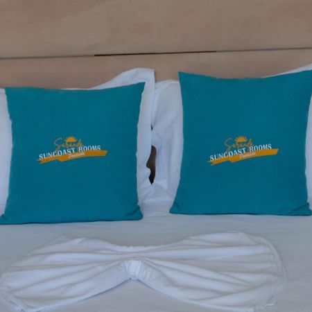 Suncoast Rooms Port Side Саранда Экстерьер фото