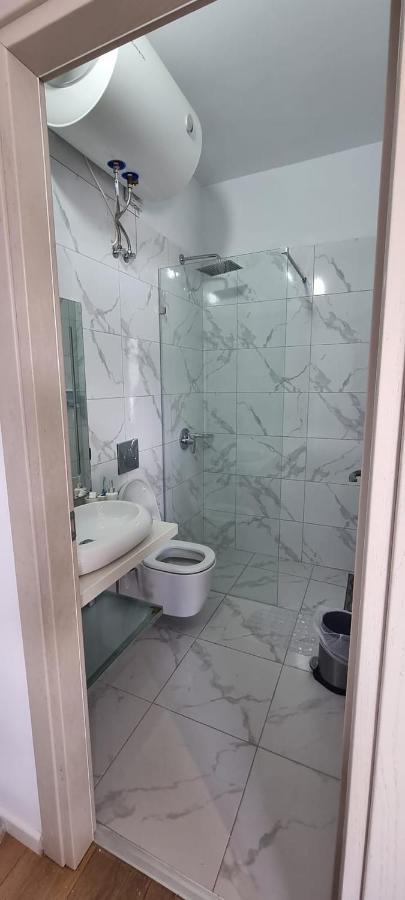 Suncoast Rooms Port Side Саранда Экстерьер фото